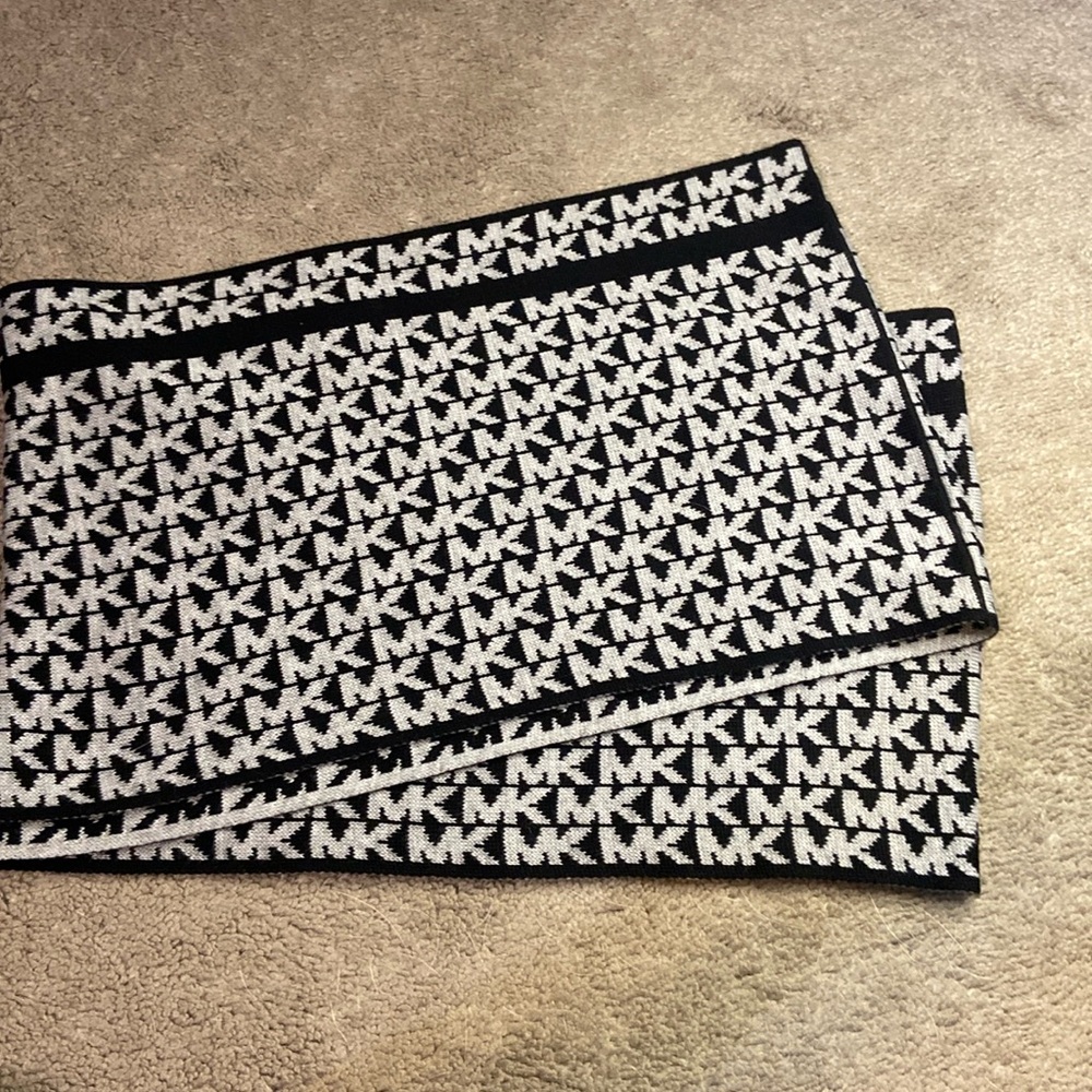 Michael Kors Infinity Monogram Logo Women's Scarf